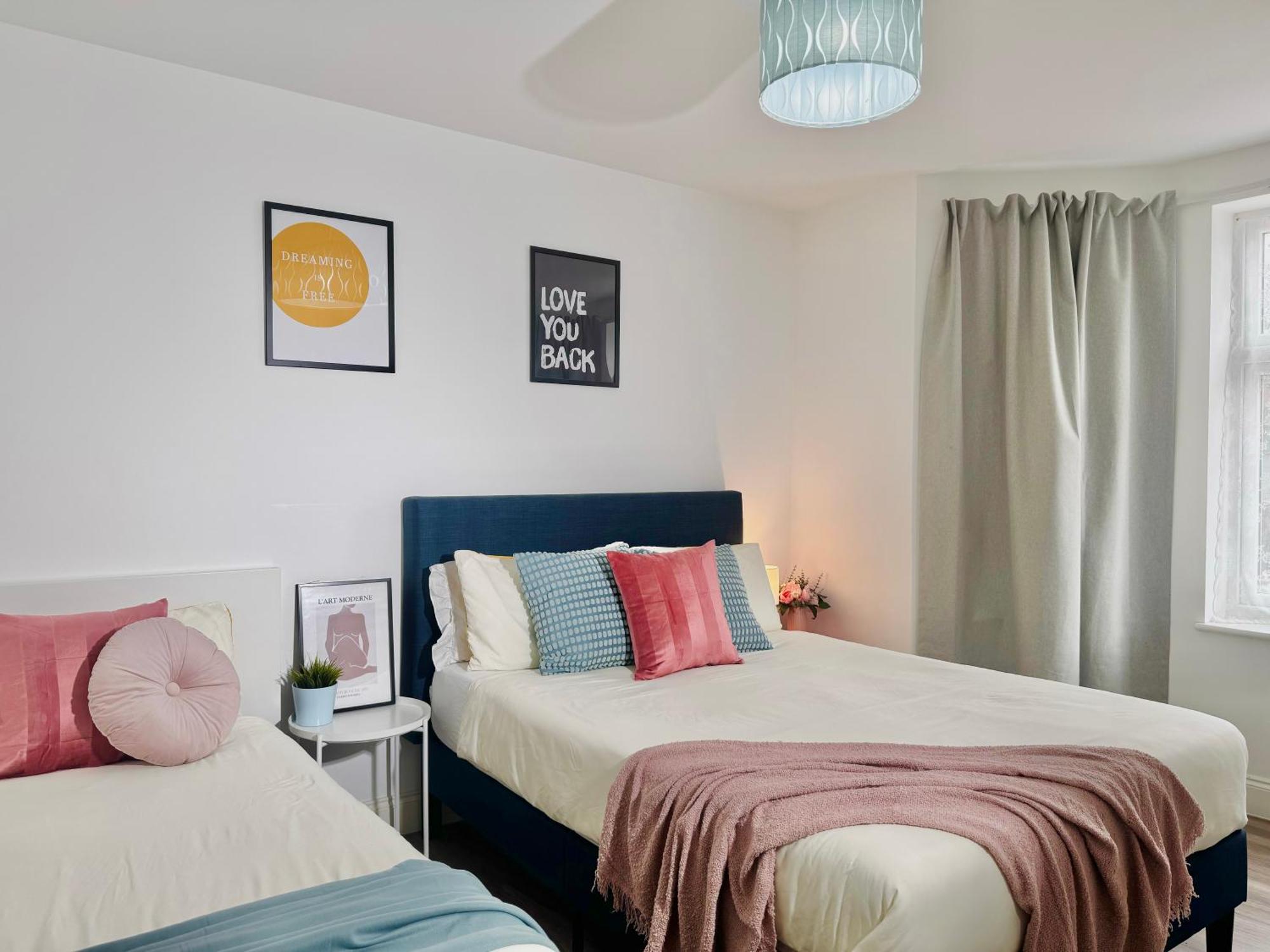 Cosy 1-Bed Flat 30Min To Central London & Parking Eksteriør bilde