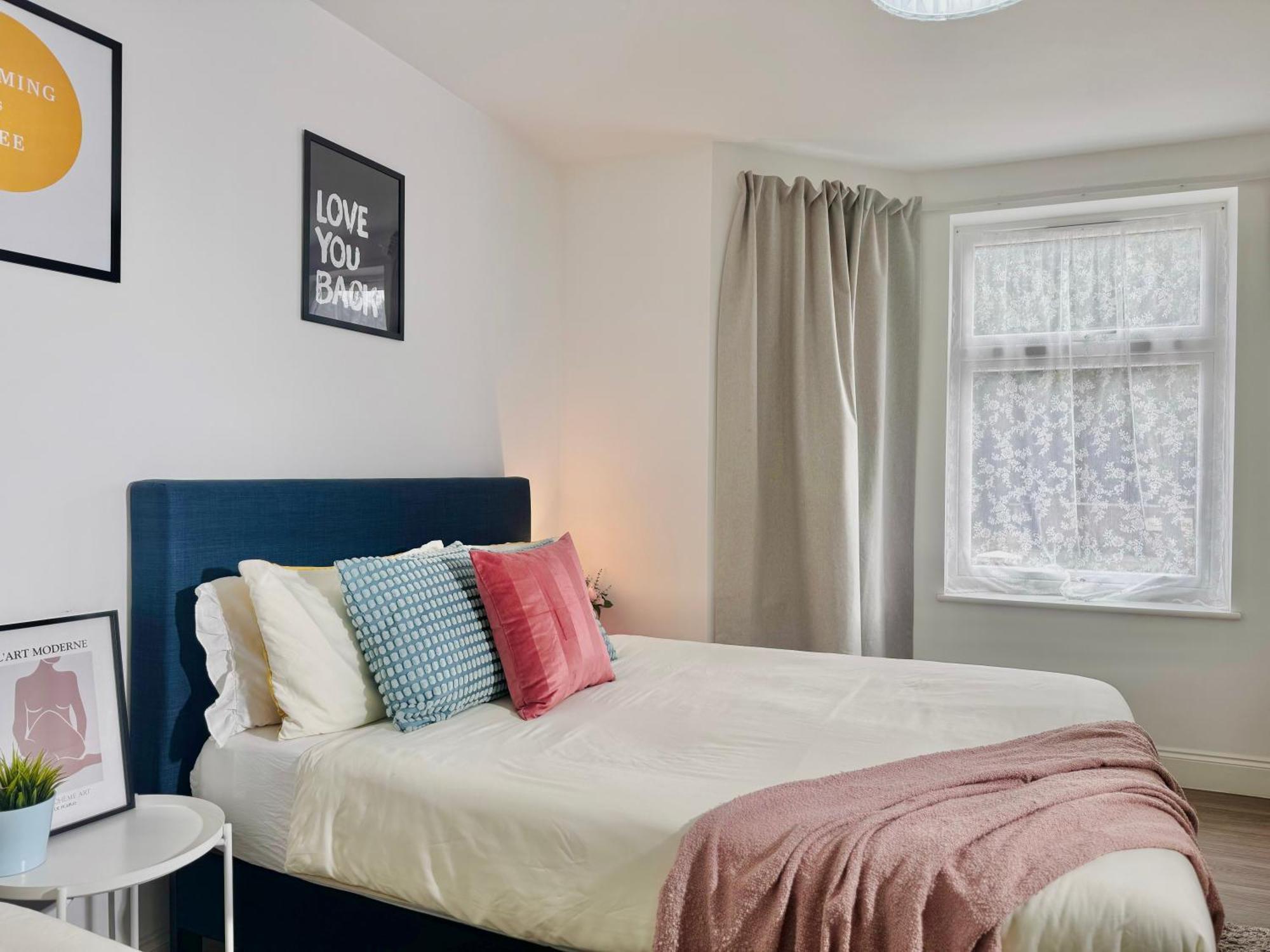 Cosy 1-Bed Flat 30Min To Central London & Parking Eksteriør bilde