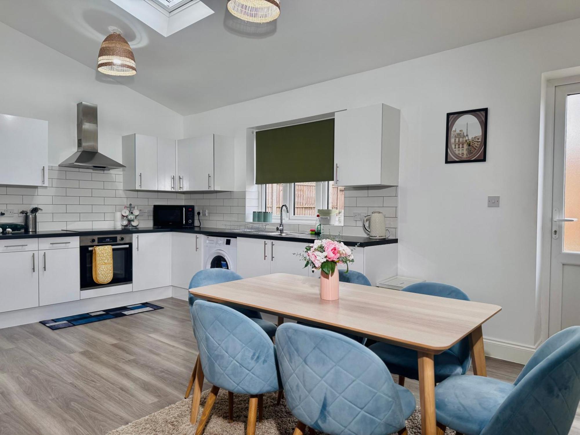 Cosy 1-Bed Flat 30Min To Central London & Parking Eksteriør bilde