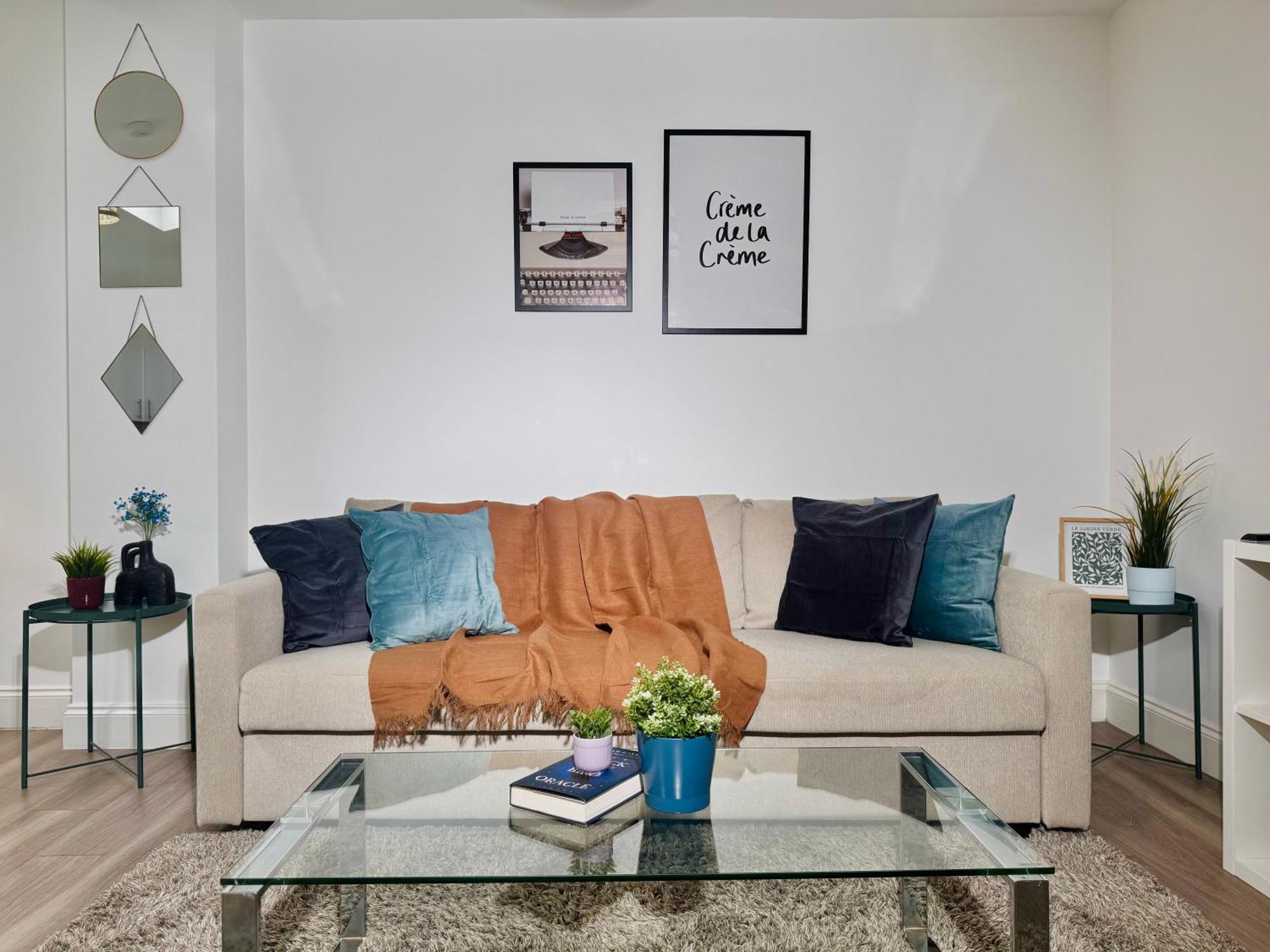 Cosy 1-Bed Flat 30Min To Central London & Parking Eksteriør bilde